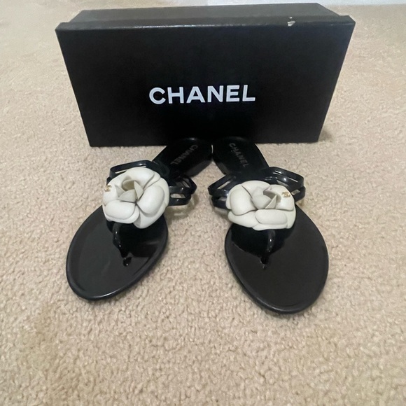 Chanel Camelia Thong Slides in Black Jelly PVC - Picture 4 of 6
